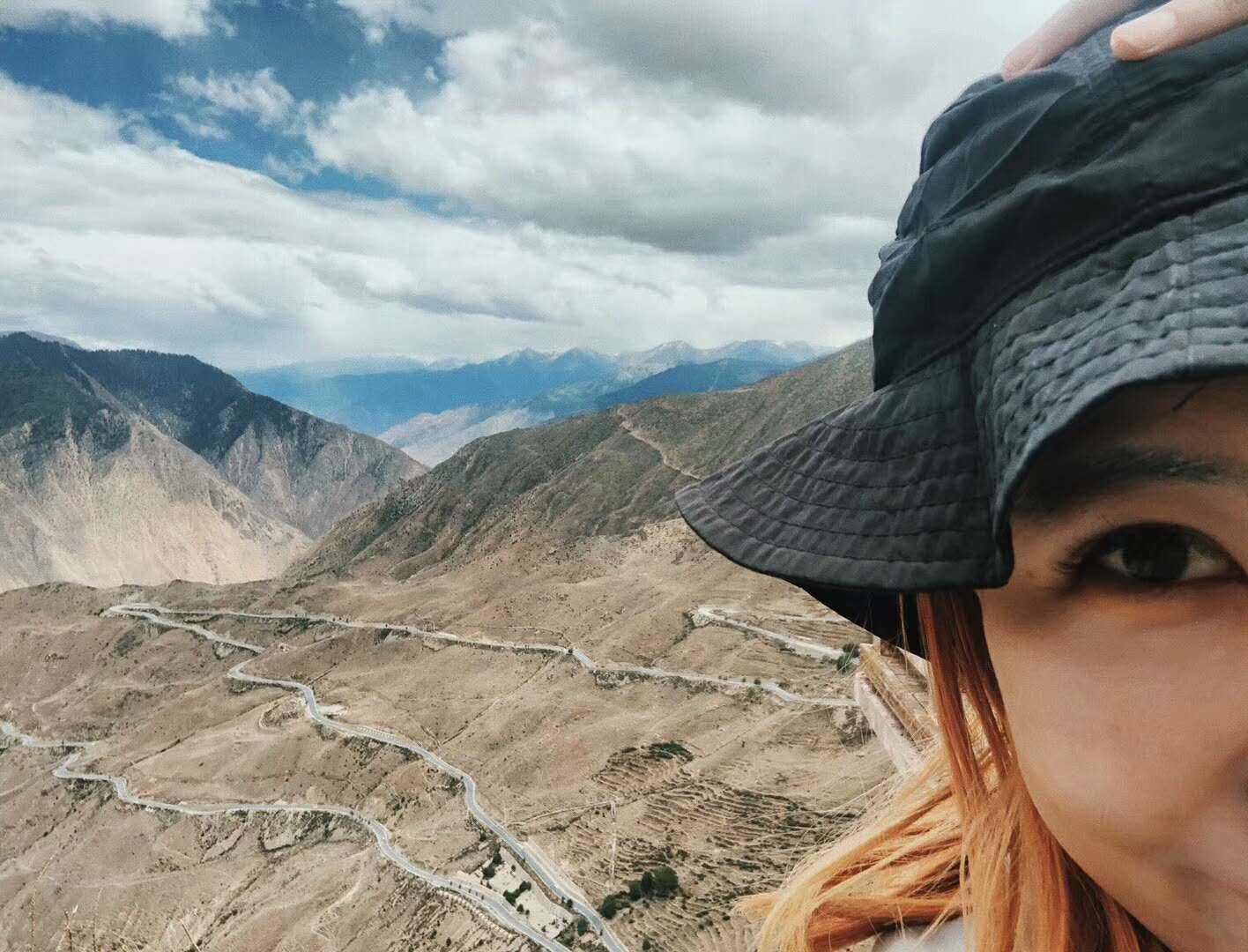 骑行进藏记三五:翻越4658米业拉山,盘下怒江72道拐,赞鬼斧人工