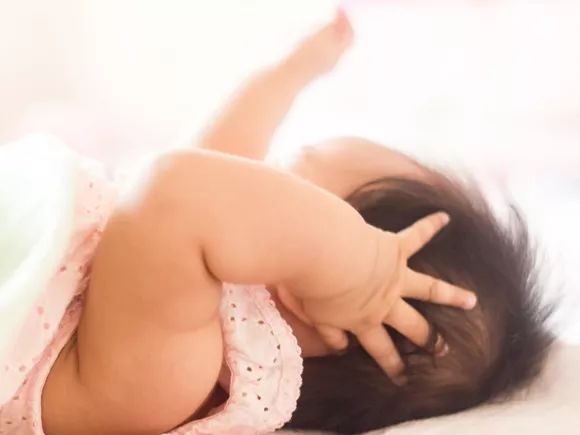                     去除乳痂 让宝宝头上一片清爽