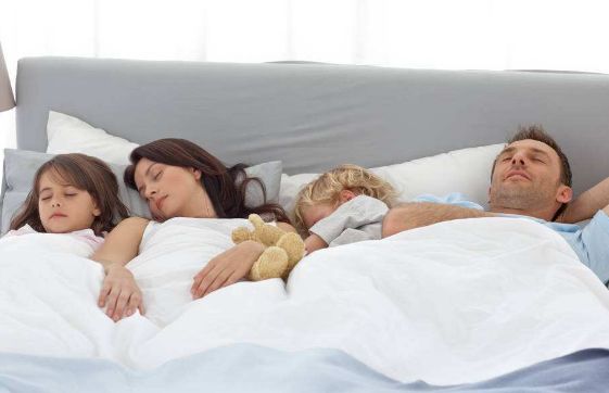 怎么教小孩自己睡觉 e0cbd31f5e804ae4bdb86637562ae9e7.jpeg