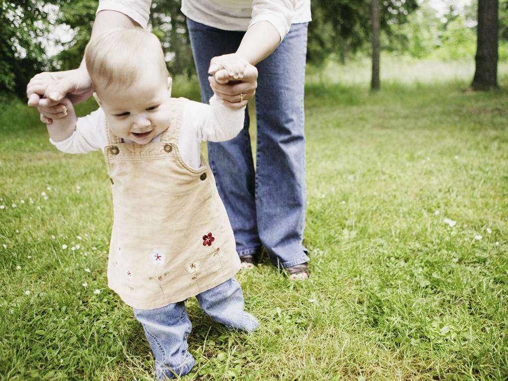 宝宝越早学会走路越聪明吗?面对家长们的疑问,看专家怎样回答