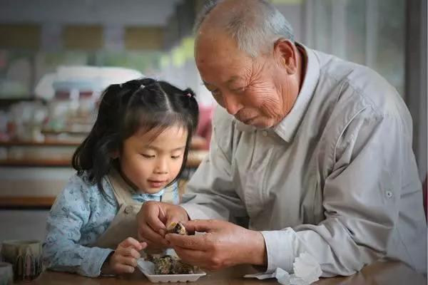                     给娃喝豆浆会性早熟？真正的凶手是它们，你家孩子中招了吗？