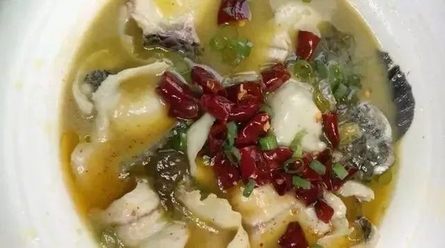 酸菜鱼的家常做法,教你2招,不用去饭店也能做出大厨的