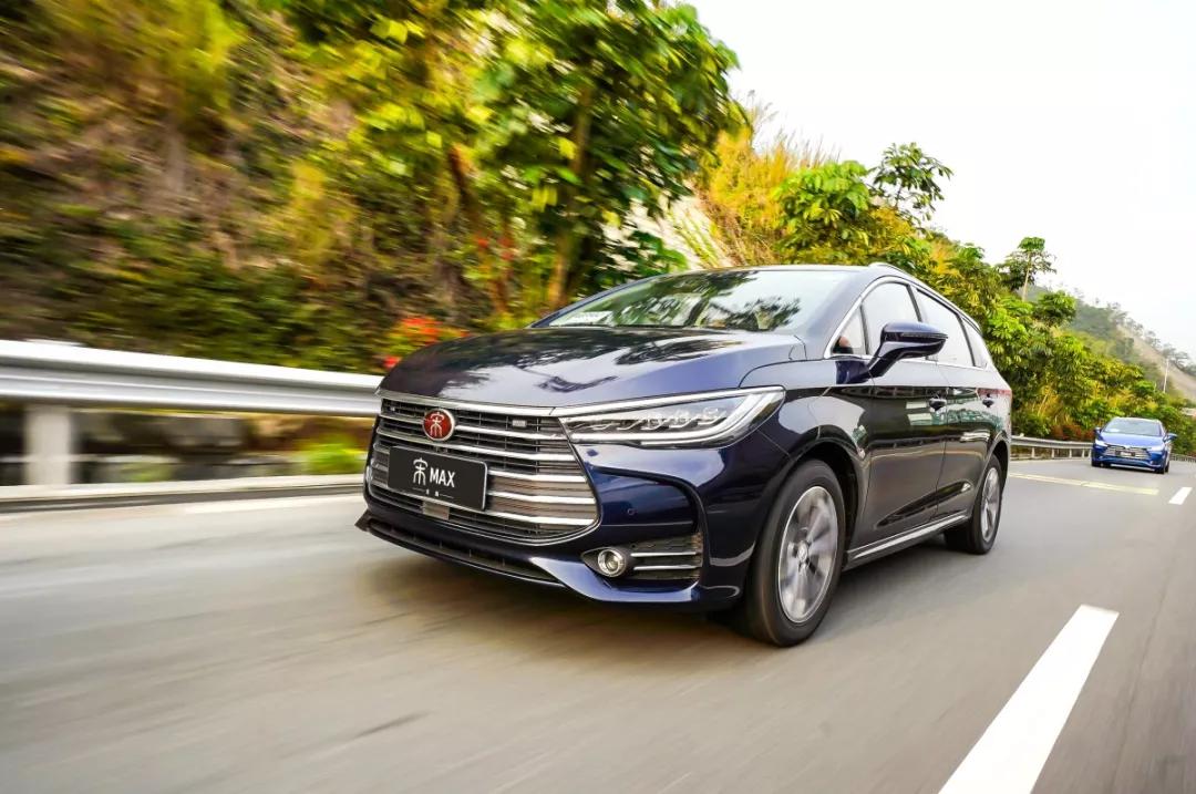 【迪车微课堂】汽车爆胎怎么办?