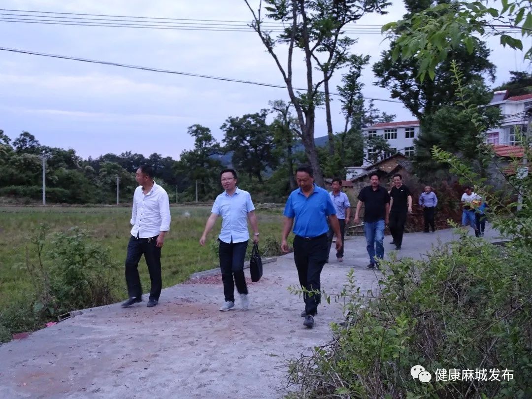 【扶贫一线】落山坳塆不落伍 —— 三河口镇饶家畈村落山坳由贫穷到