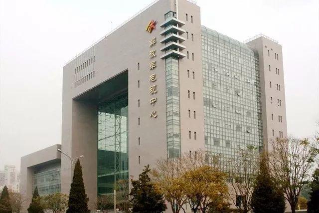 至此我军的军事媒体宣传进入新时代"四个半小时"规定早上半小时广播