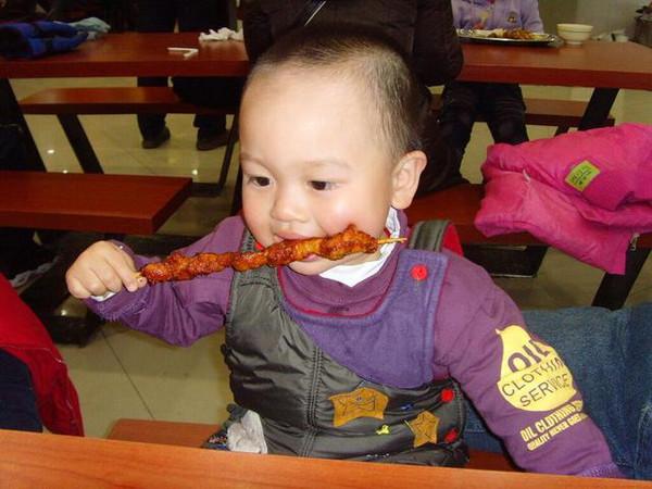                     儿科医生：宝宝4岁前最好少吃这3种食物，一步一步“毁”脾胃