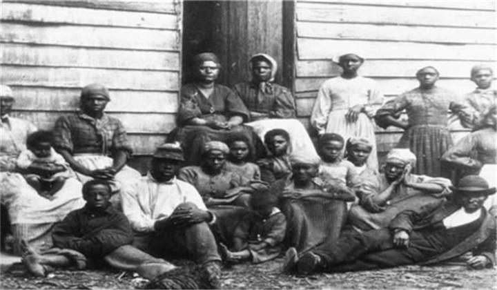 非洲女黑奴有多惨13岁起开始生育生满10个才有自由身