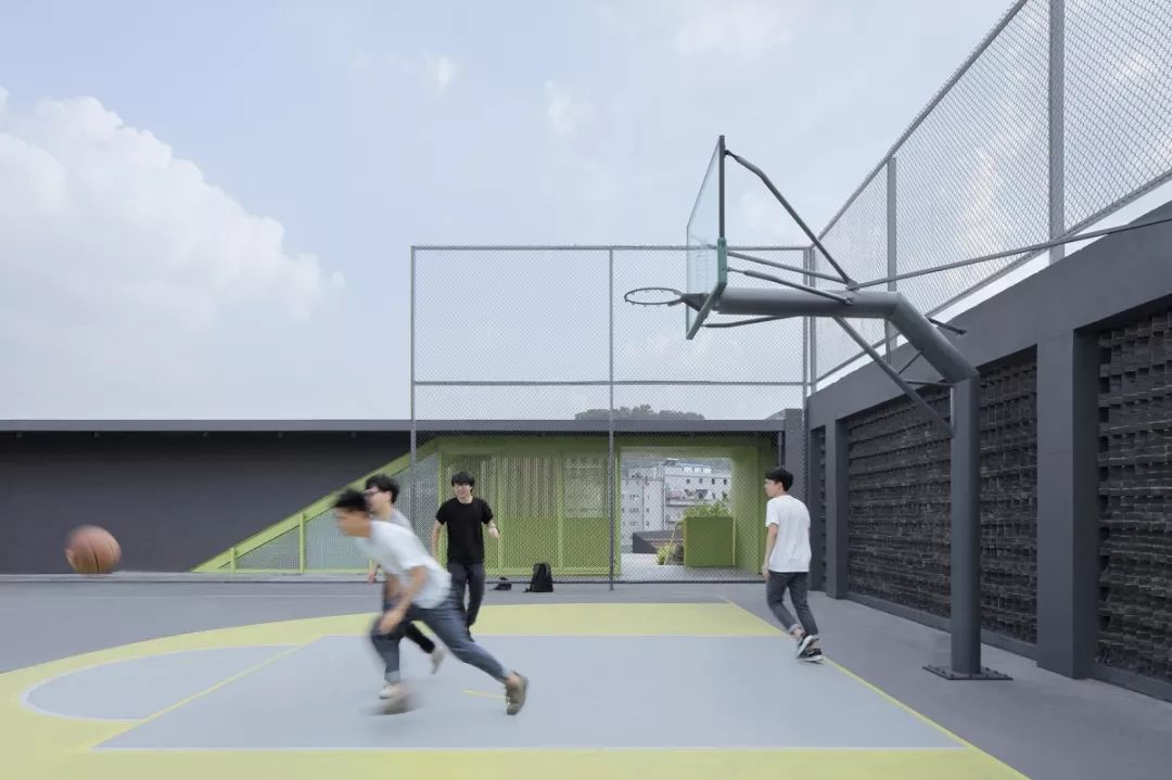 屋顶篮球场