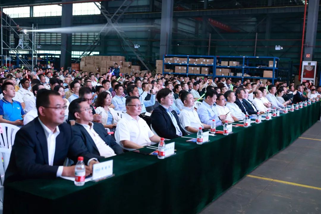 普陀区委副书记,六横管委会主任徐炜波,舟山市总工会副主席吴建新