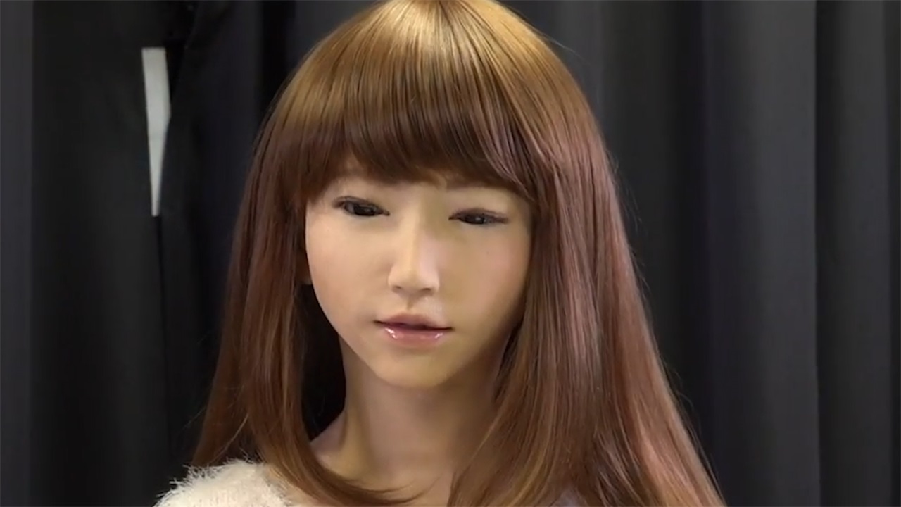 日本女性机器人大受欢迎,剥开美丽的外衣,里面的构造很冰冷