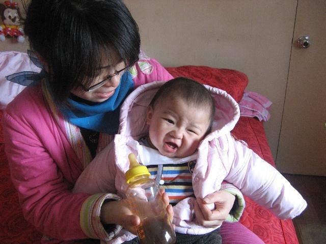                     孩子嘴里酸臭？20年老中医：不怪不刷牙，是因为这个习惯引起的