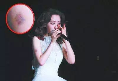 张靓颖现场演唱终于等到你 bb3d9790560741e586f70fd6d38b02d2.jpeg