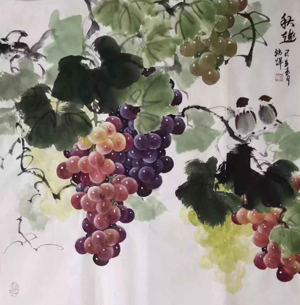 其受家庭熏陶自幼酷爱绘画,师从著名画家徐湛,张庆刚,主攻小写意葡萄