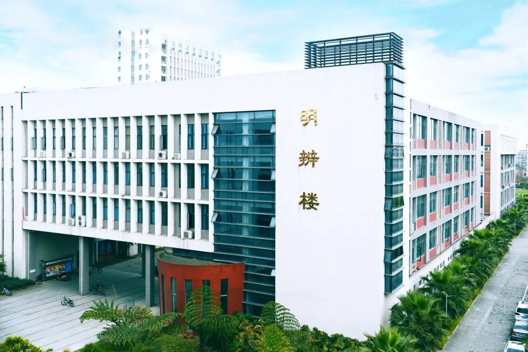石大画报 | 我知道你会来,所以我想在西南石油大学陪你