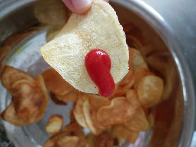                     劝告家长：3岁前，这4种食物不是疼娃，是害娃，别再给娃吃了