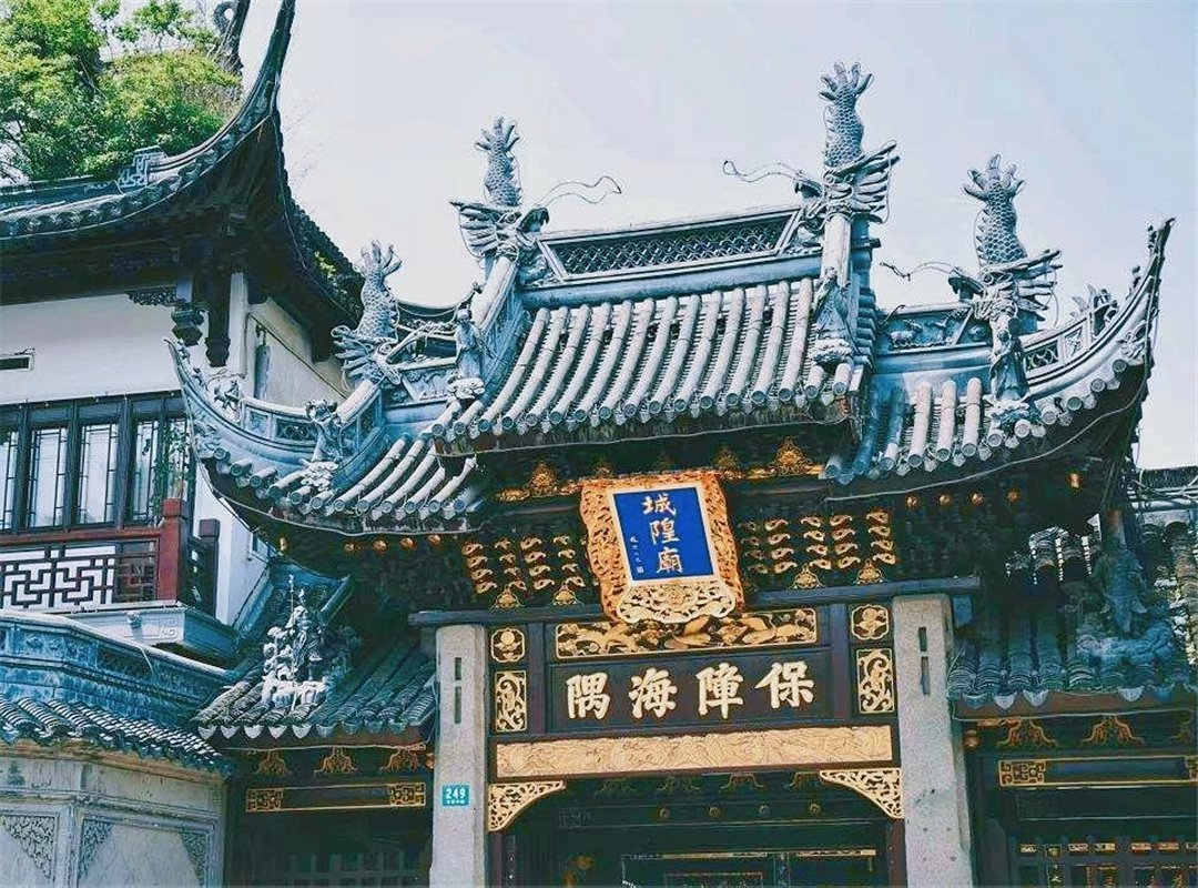 原本是祭祀之地，如今已成为遐迩闻名的美食街