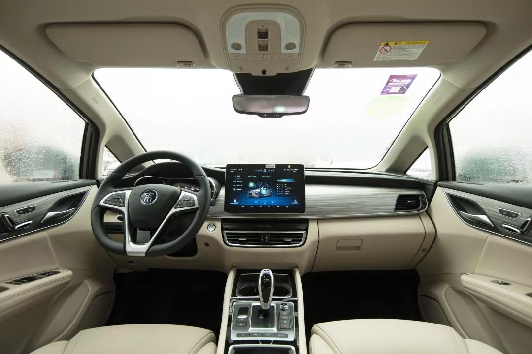 【迪车微课堂】汽车爆胎怎么办?