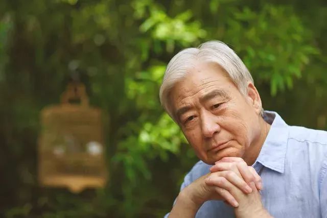 梦见死去的父亲说他饿了叫我给他煮饭,解读梦境中的亲情与内心需求 梦见死去的父亲说他饿了叫我给他煮饭,解读梦境中的亲情与内心需求