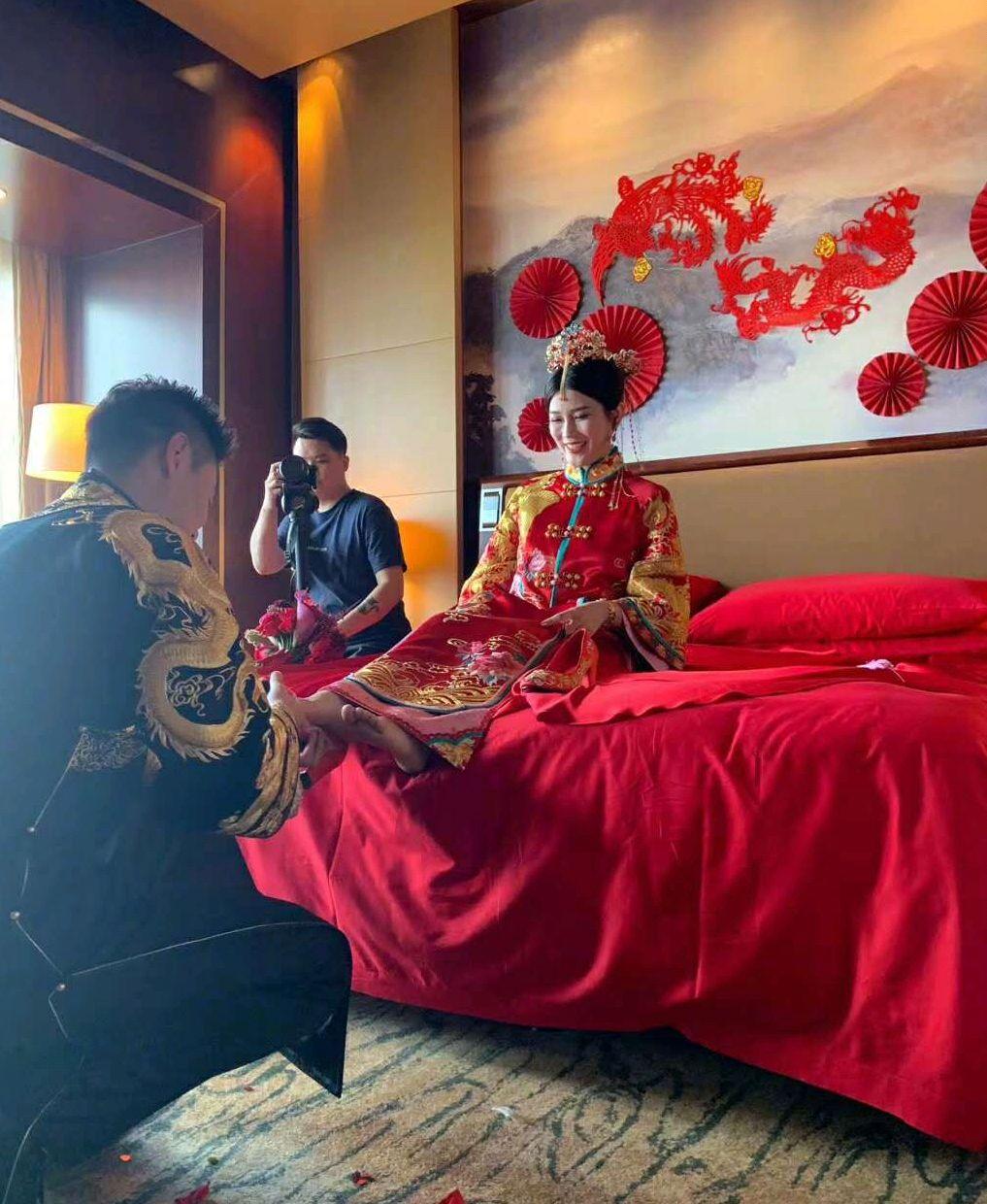张培萌漠寒大婚跑道领奖台搬进婚礼现场将一生一世进行到底