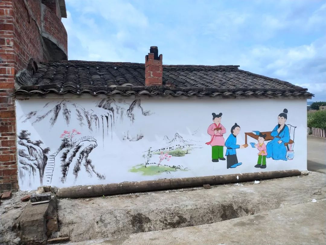 "墙绘幸福乡村"志愿服务走进木格镇良坡村