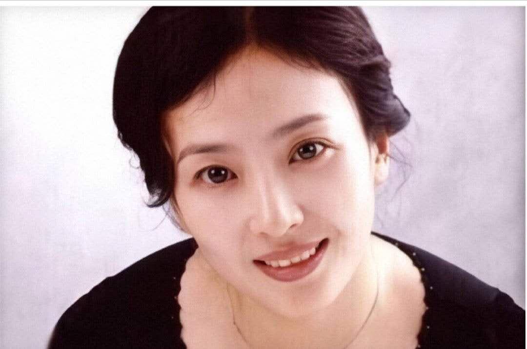 明星妈妈有多美?刘诗诗妈妈美上热搜,而她比27岁的邓紫棋还年轻 www.imeee.net 明星妈妈有多美?刘诗诗妈妈美上热搜,而她比27岁的邓紫棋还年轻 imeee.net