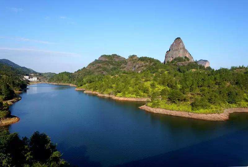 江西宁都有一座丹霞地貌风景名胜区,是道家第三十五福地