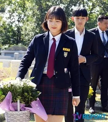 韓劇女王遭家暴離婚自殺，現在17歲女兒曬婚紗照宣布成婚！ 娛樂 第2張