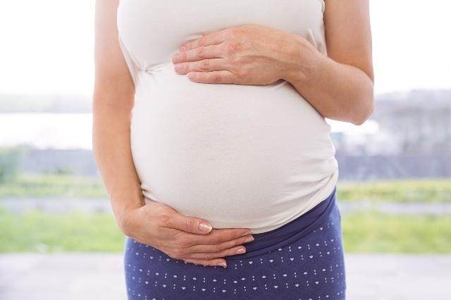                     原创            孕妇感冒，是硬抗还是喝药？你的做法关乎胎儿的健康