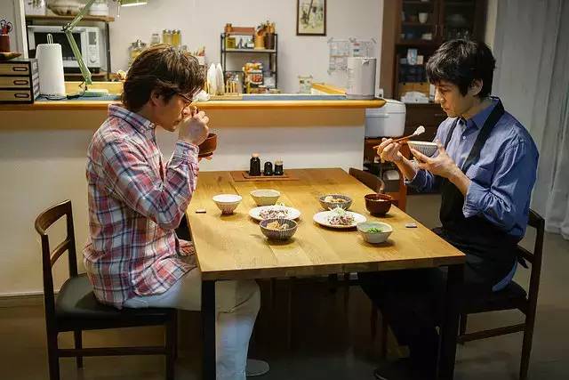 今日跟新两部日本腐剧,中年大叔的花式秀恩爱