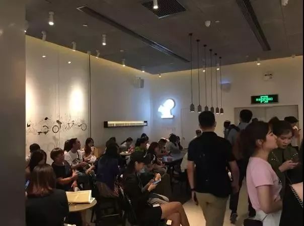 我们走访了最火的9家奶茶店,揭秘网红奶茶如何炼成