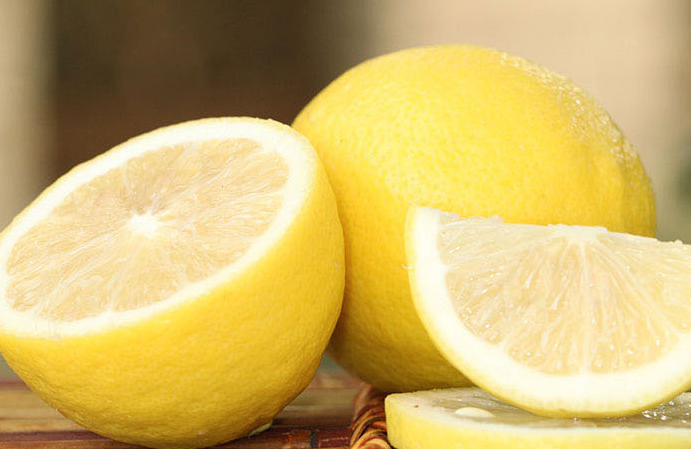 每天一柠檬，多C多漂亮，没有想到柠檬居然有这10种吃法，来一个_柠檬茶怎么做