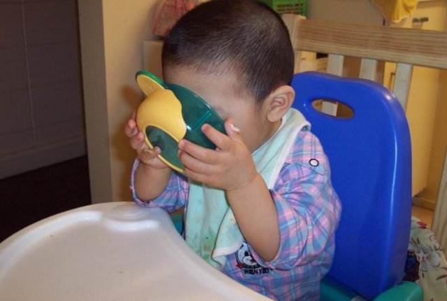                     孩子常喝汤虽然营养，但“三汤”要少喝，可能损伤脾胃，家长注意