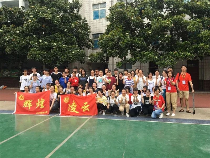 这位老师上了央视新闻——襄阳三中老校区顺利送走最后一批学子