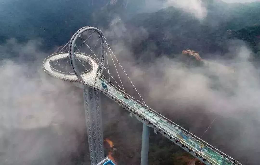 打破6项世界纪录 清远黄腾峡天门玻璃悬廊正式迎客