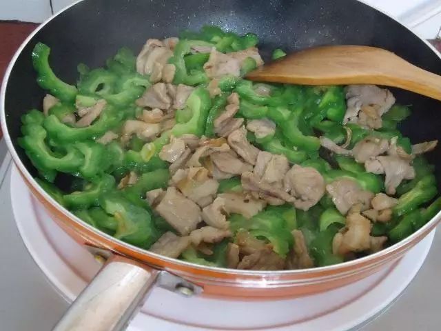 吃肉塞牙缝好痛怎么办