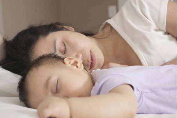 小宝宝几个月可以出门去人多的地方 b34beffe06b042459820cc28e05c5ae0.jpeg