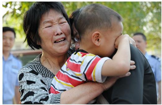 告诫:夏季老人这样带娃等于“毁”了娃,很多还在做,赶紧停手 www.imeee.net 告诫:夏季老人这样带娃等于“毁”了娃,很多还在做,赶紧停手 imeee.net