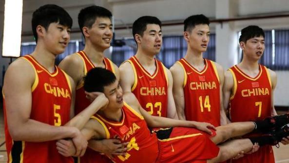 李楠之子李禄瞳挤掉赵仁斌之子赵义明代表u19国青参加世青赛