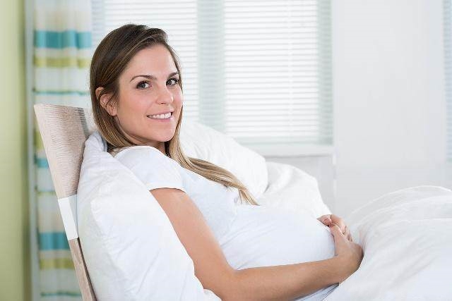                     原创            孕妇感冒，是硬抗还是喝药？你的做法关乎胎儿的健康