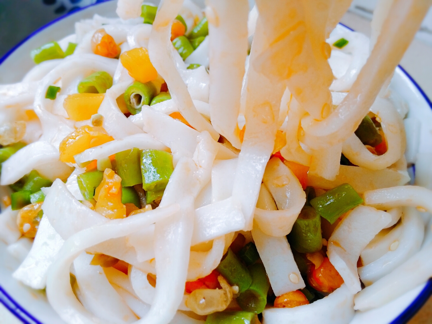 比面包牛奶好吃的豆角拌河粉,美味爽口,早餐这样做,全家人爱吃