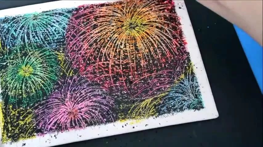 这样划出来的烟火是立体的哦,栩栩如生.