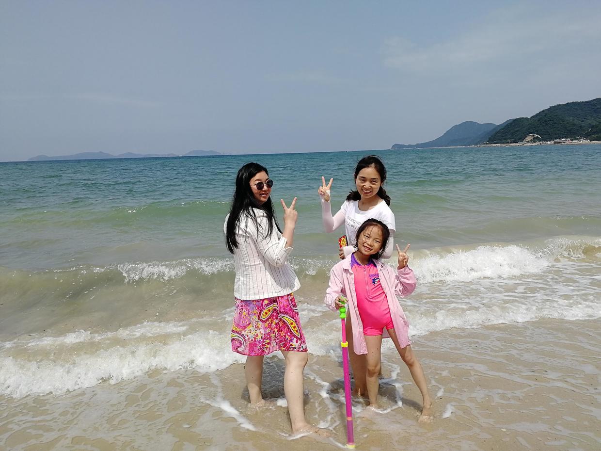 热闹是他们的,我什么也没有