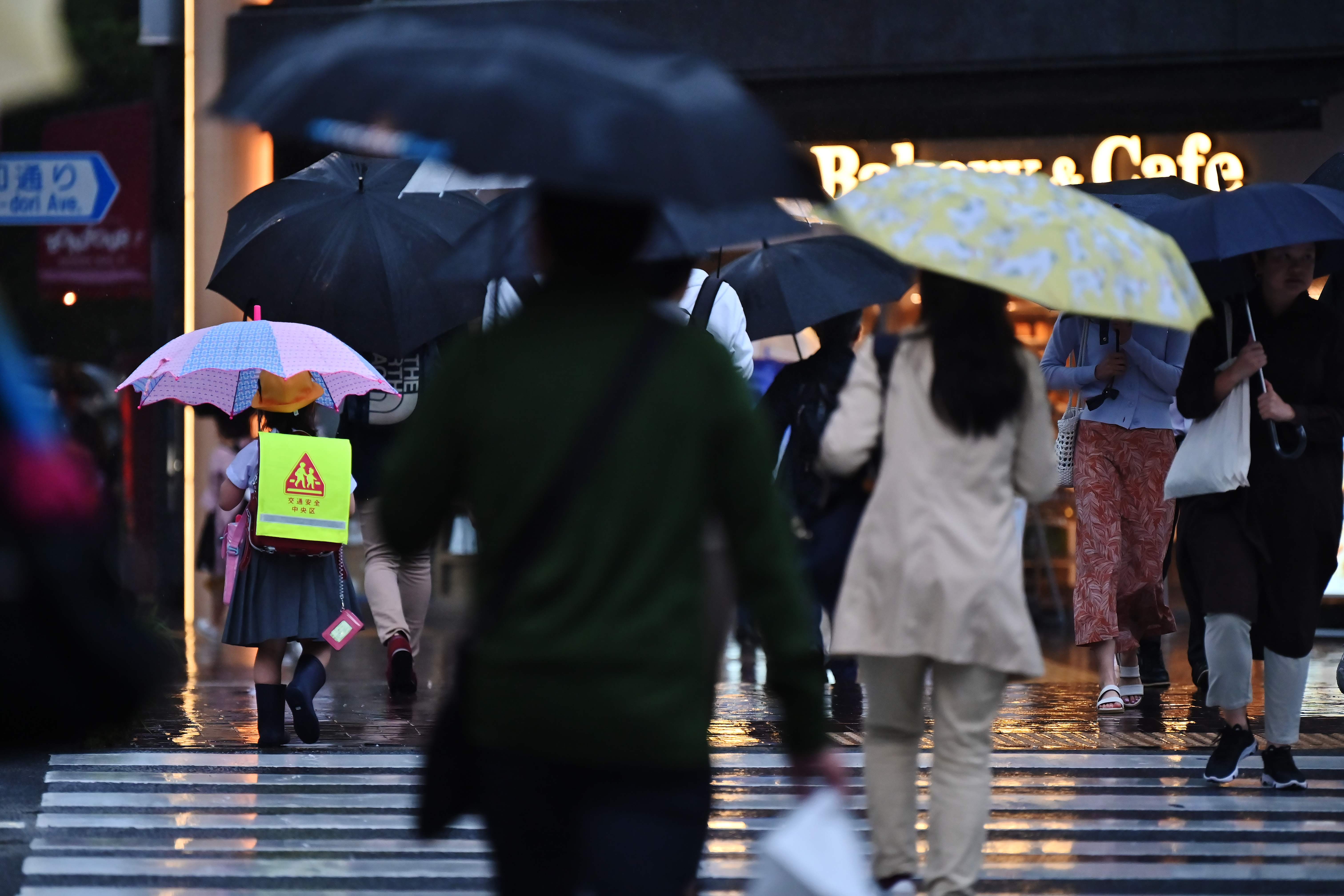 雨一直下