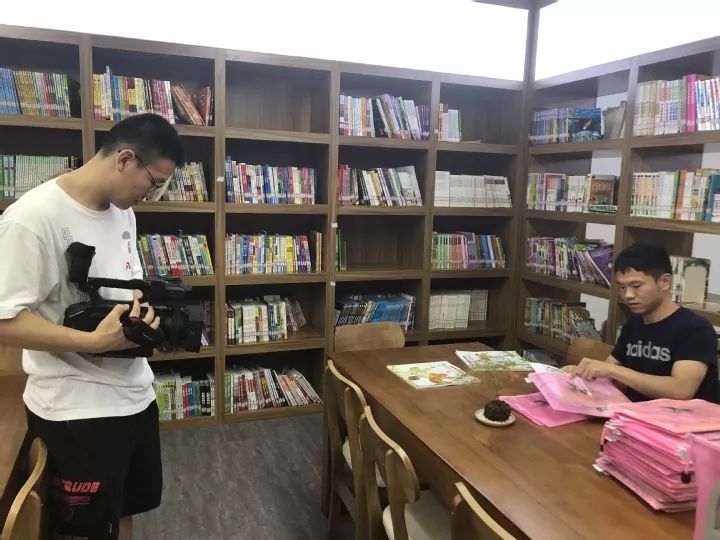 汇爱万卷让国旗漂流最强-讲话稿a国旗书香下小学v国旗图片