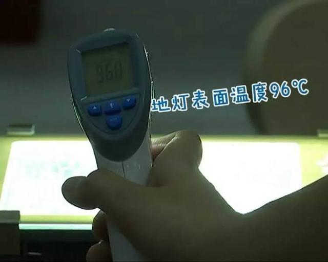                    原创            宝宝滑滑梯烫伤屁股？高温夏天，宝妈在日常中要注意些什么？