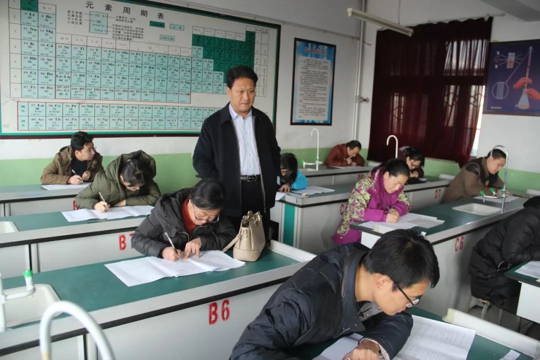 河津中学:追求跨越发展 创建一流名校
