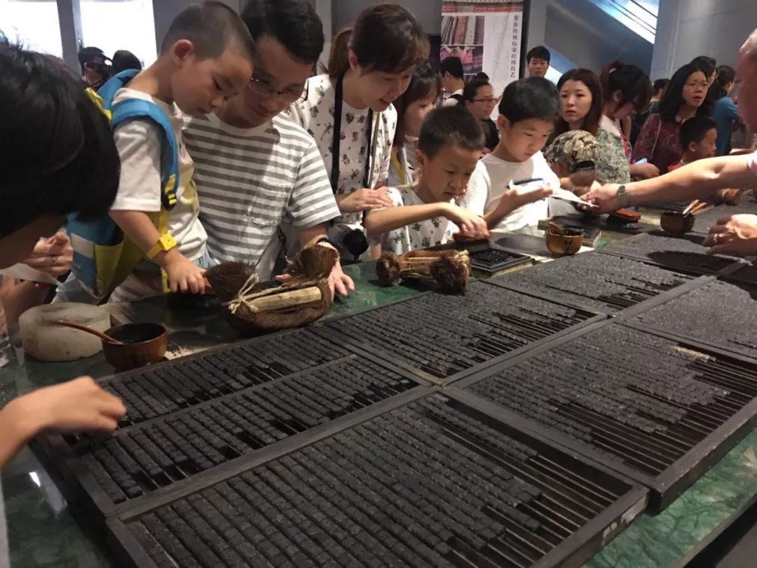 中国活字印刷术亮相2019全国文化和自然遗产日主会场活动 古朴技艺引发浓厚体验兴趣_瑞安
