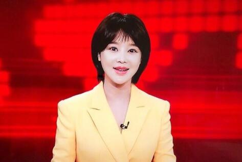 《朝闻天下》胡蝶素颜照曝光,被誉为央视最美