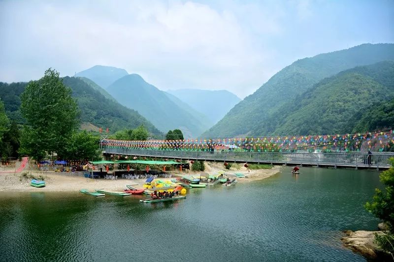 假日期间,随着气温升高,乡村旅游仍是城固县旅游市场的"香饽饽".