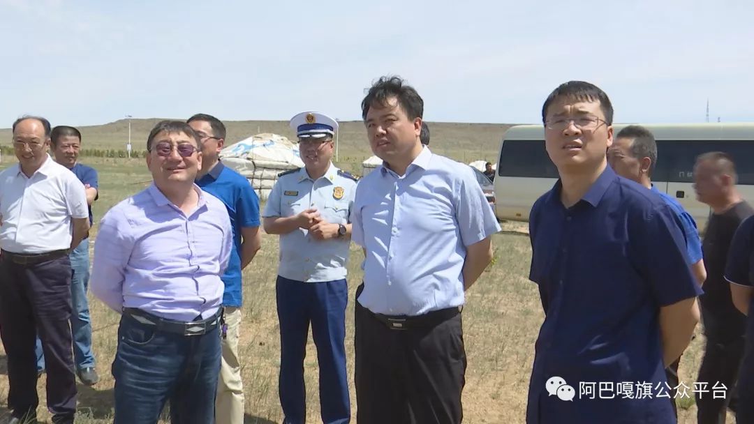 6月11日,旗委副书记,政府旗长于海成就阿巴嘎旗城镇环境综合整治工作